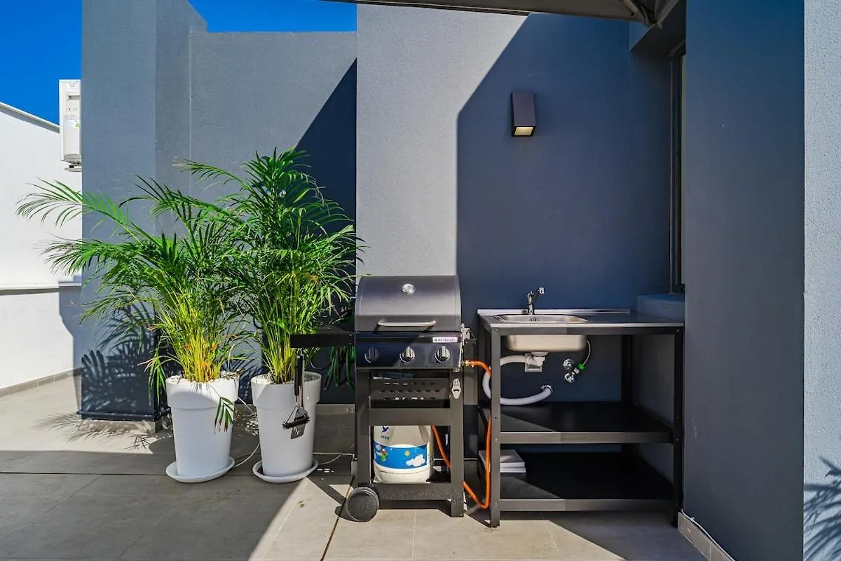 Cozy 2-Br Penthouse With Private Rooftop Terrace غيا ذي إسورا 0*,  إسبانيا