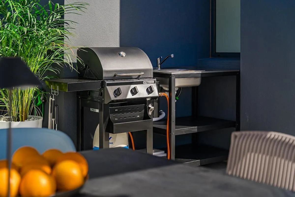 Cozy 2-Br Penthouse With Private Rooftop Terrace ギア・デ・イソラ