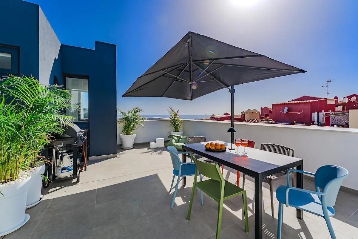 Cozy 2-Br Penthouse With Private Rooftop Terrace ギア・デ・イソラ 0*,  スペイン