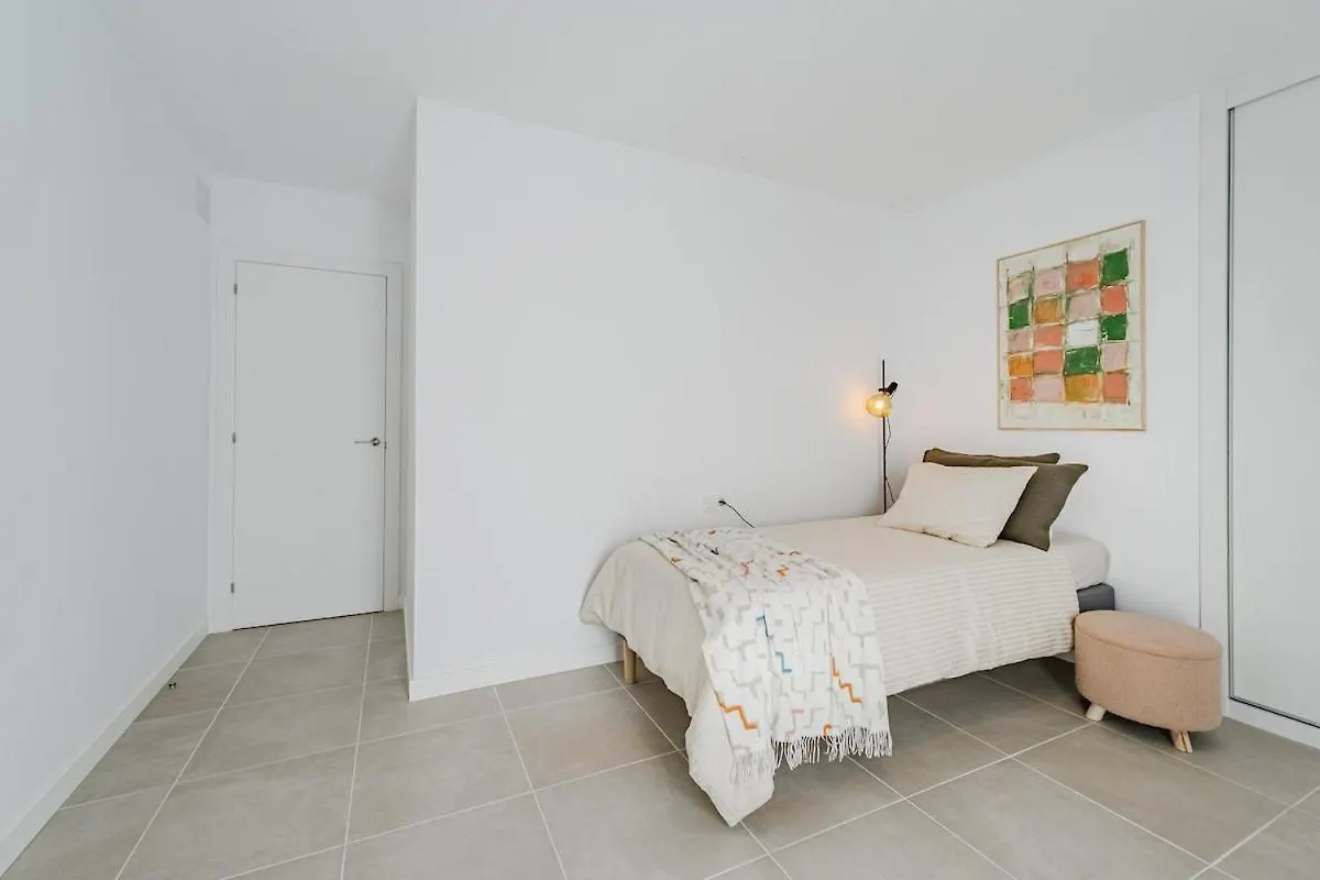 アパート Cozy 2-Br Penthouse With Private Rooftop Terrace ギア・デ・イソラ スペイン