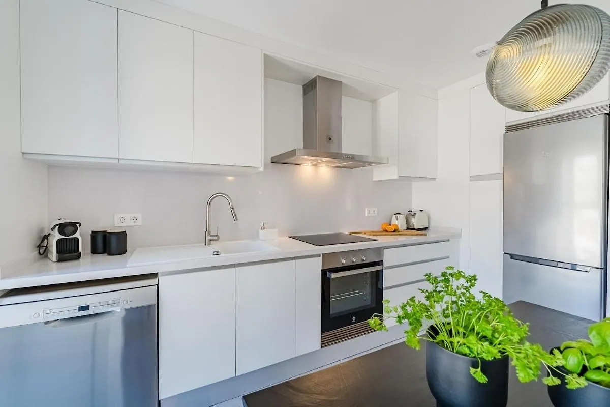 Cozy 2-Br Penthouse With Private Rooftop Terrace ギア・デ・イソラ